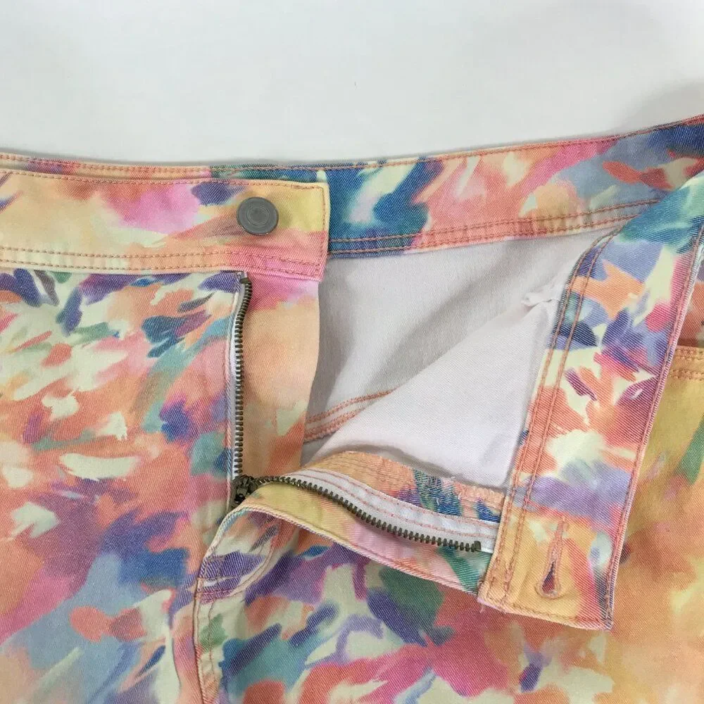 Lane Bryant Mid-Rise Watercolor Floral Shorts Women's Plus Size 24 Stretch Denim